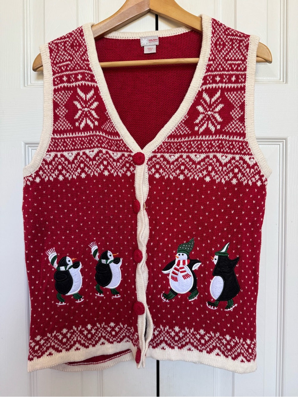 VTG Holiday Editions Womens M Red Christmas Ice Skating Penguin Sweater Vest